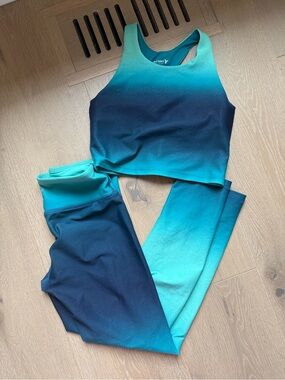 Old Navy Teal to Navy Gradient High-Neck Tank & Leggings